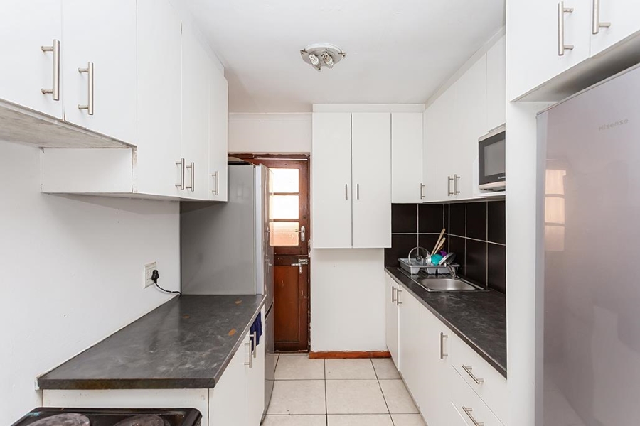 8 Bedroom Property for Sale in Phoenix Western Cape